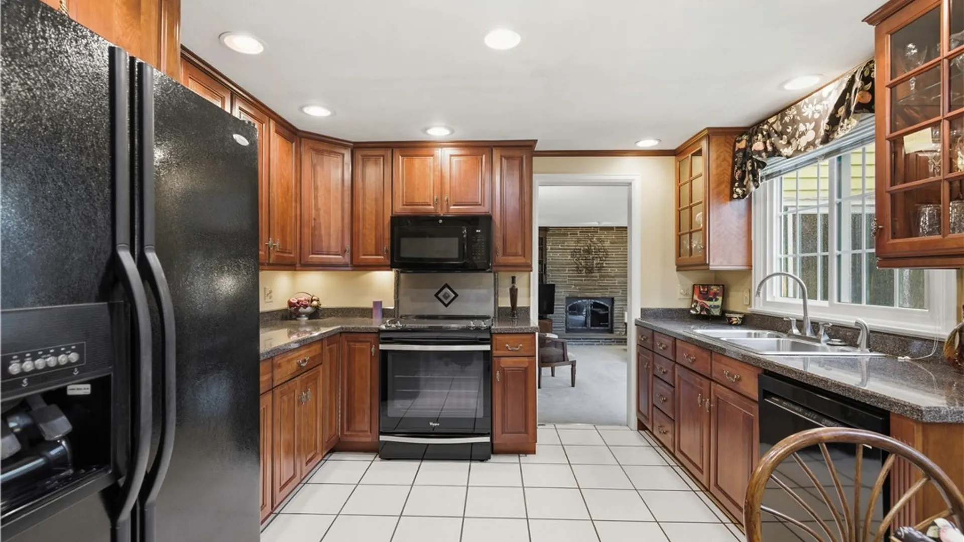 Property at 112 Southwest Way, Camillus, NY 13031 9