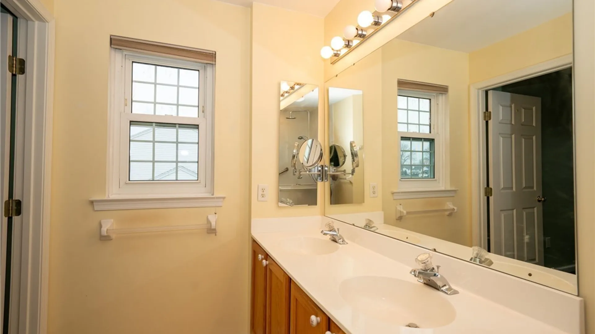 Property at 7243 Wilrose Court, Wheatfield, NY 14120 32