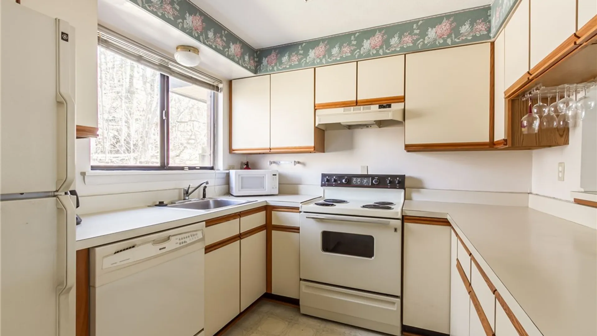 Property at 148 Penn Lane, Penfield, NY 14625 11