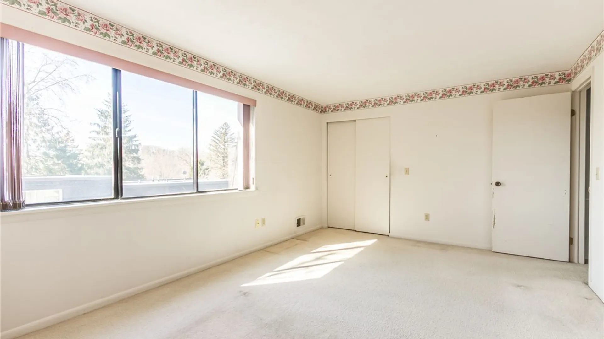 Property at 148 Penn Lane, Penfield, NY 14625 16