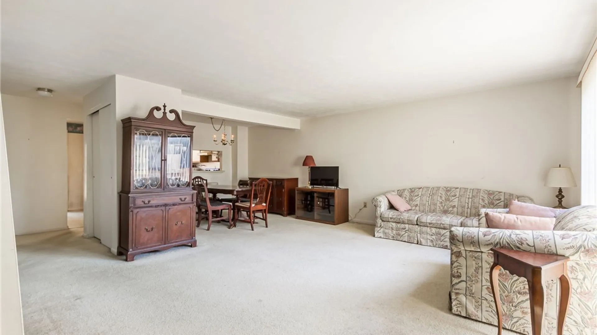 Property at 148 Penn Lane, Penfield, NY 14625 5