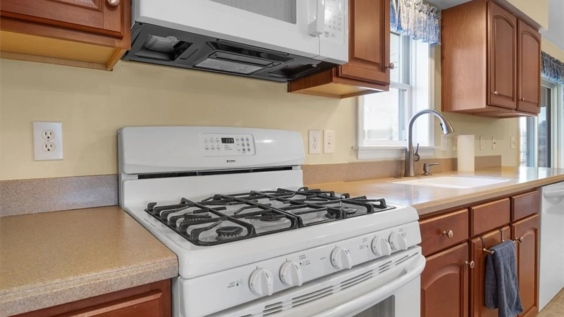 Property at 6624 Tuckahoe Road, Williamson, NY 14589 21