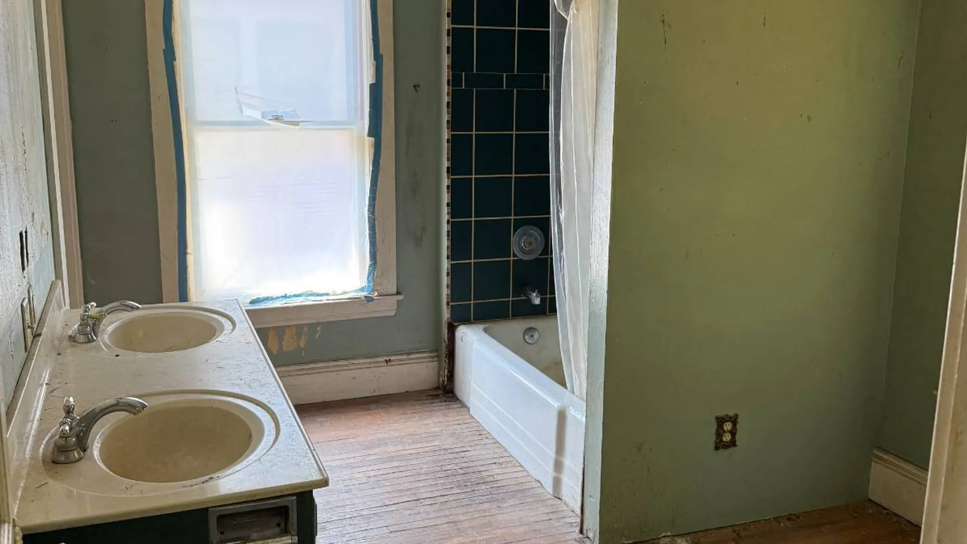 Property at 102 May Ave, Syracuse, NY 13207 15