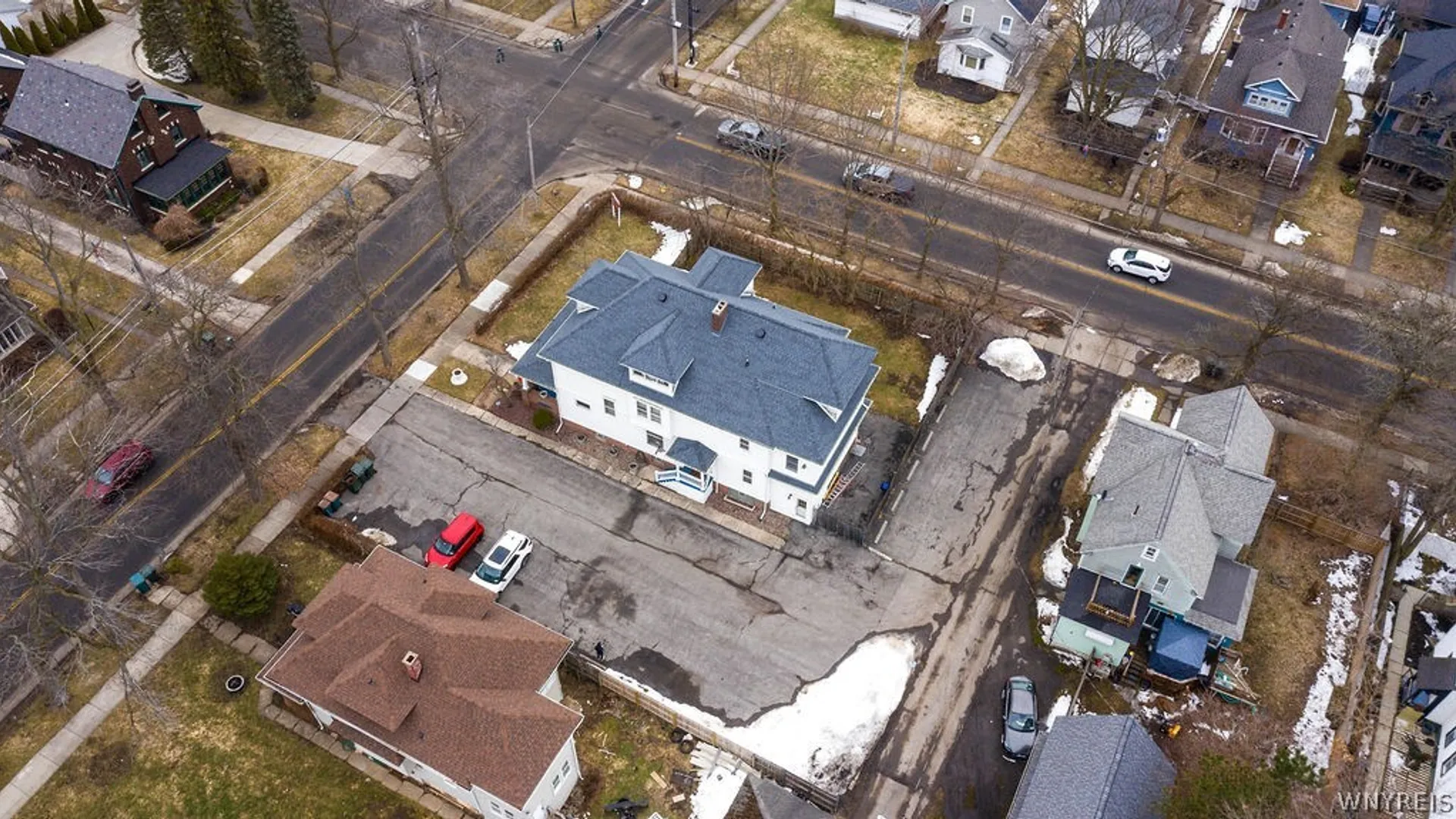 Property at 319 Wheatfield 1B, North Tonawanda, NY 14120 4