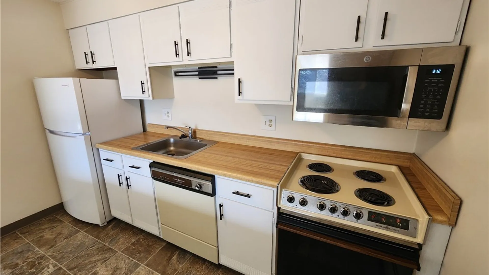 Property at 910 Westage At The, Irondequoit, NY 14617 8