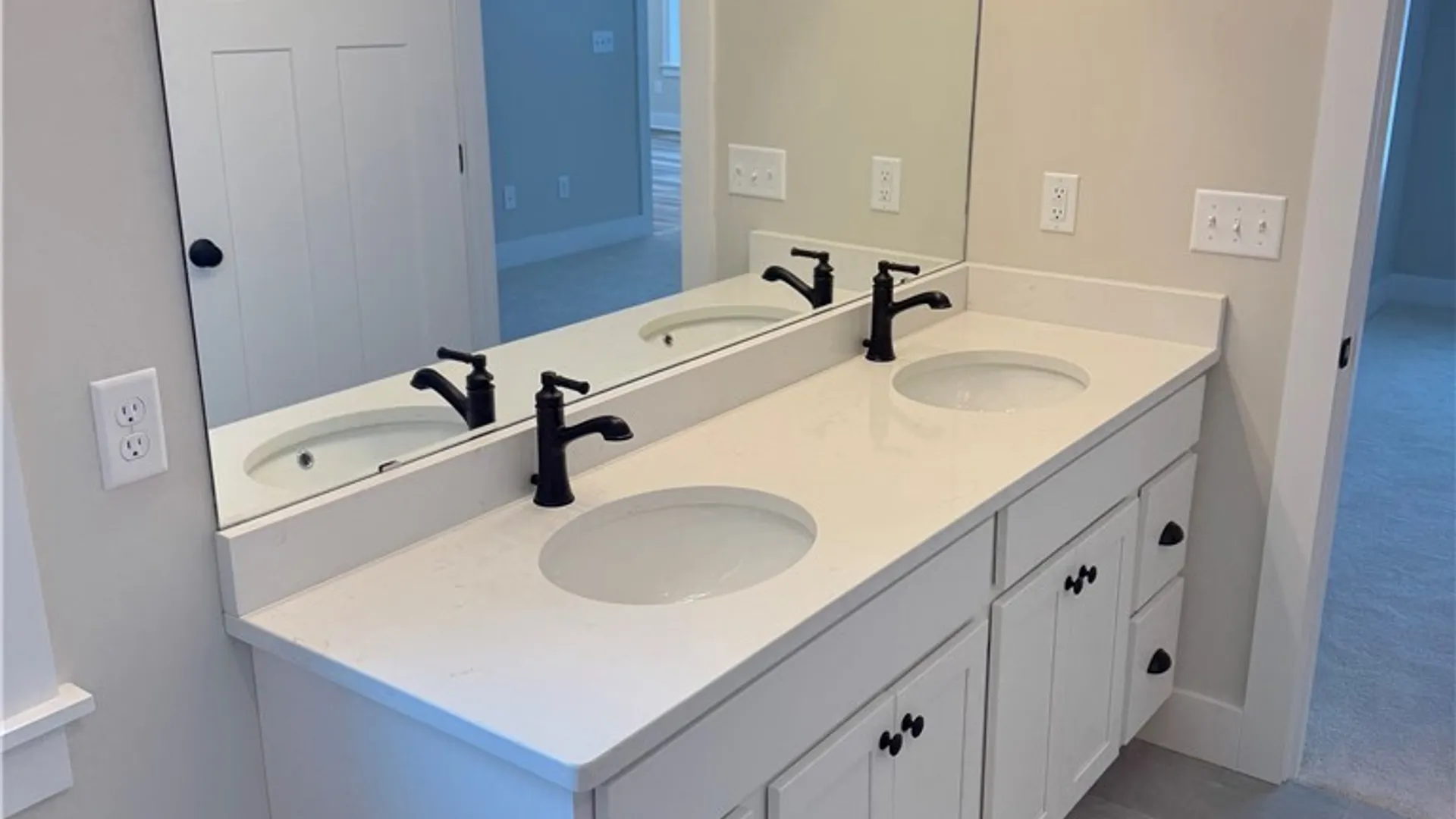 Property at 8541 Angus Path, Cicero, NY 13039 37