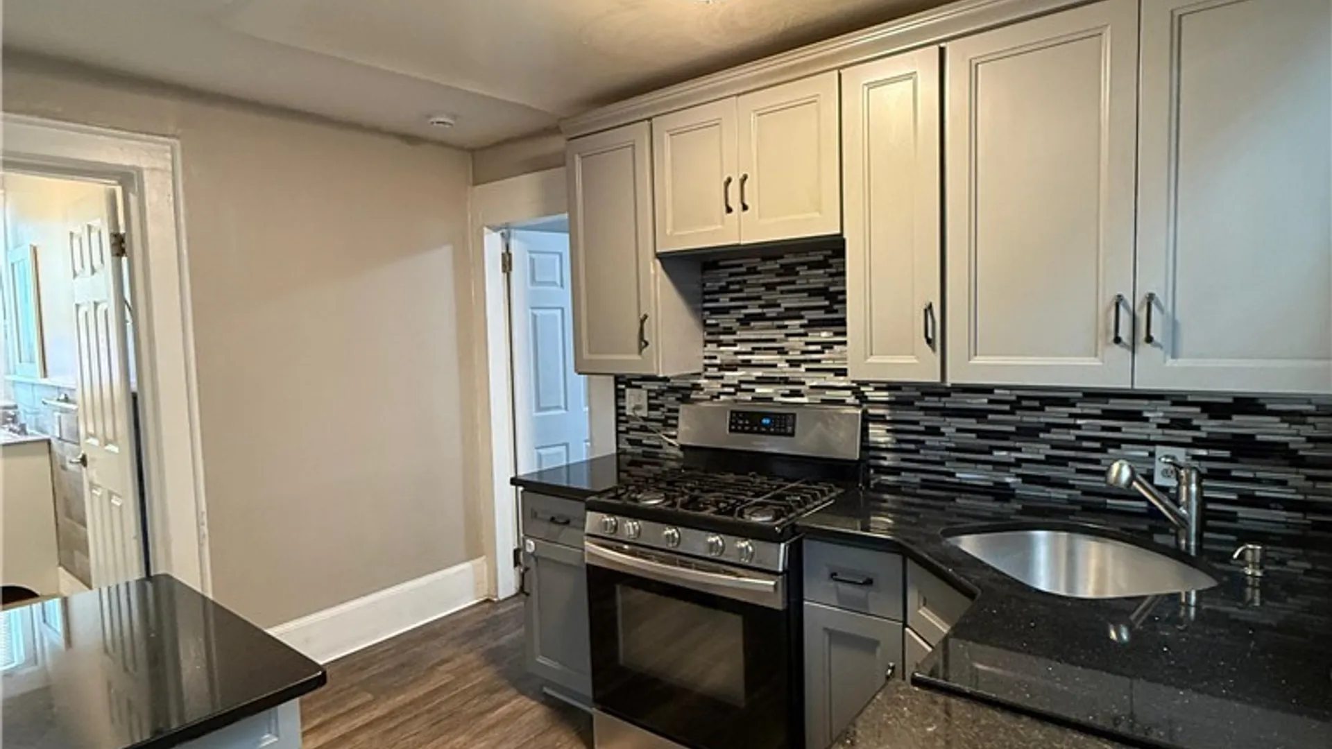 Property at 641 Woodlawn Avenue, Buffalo, NY 14211 15