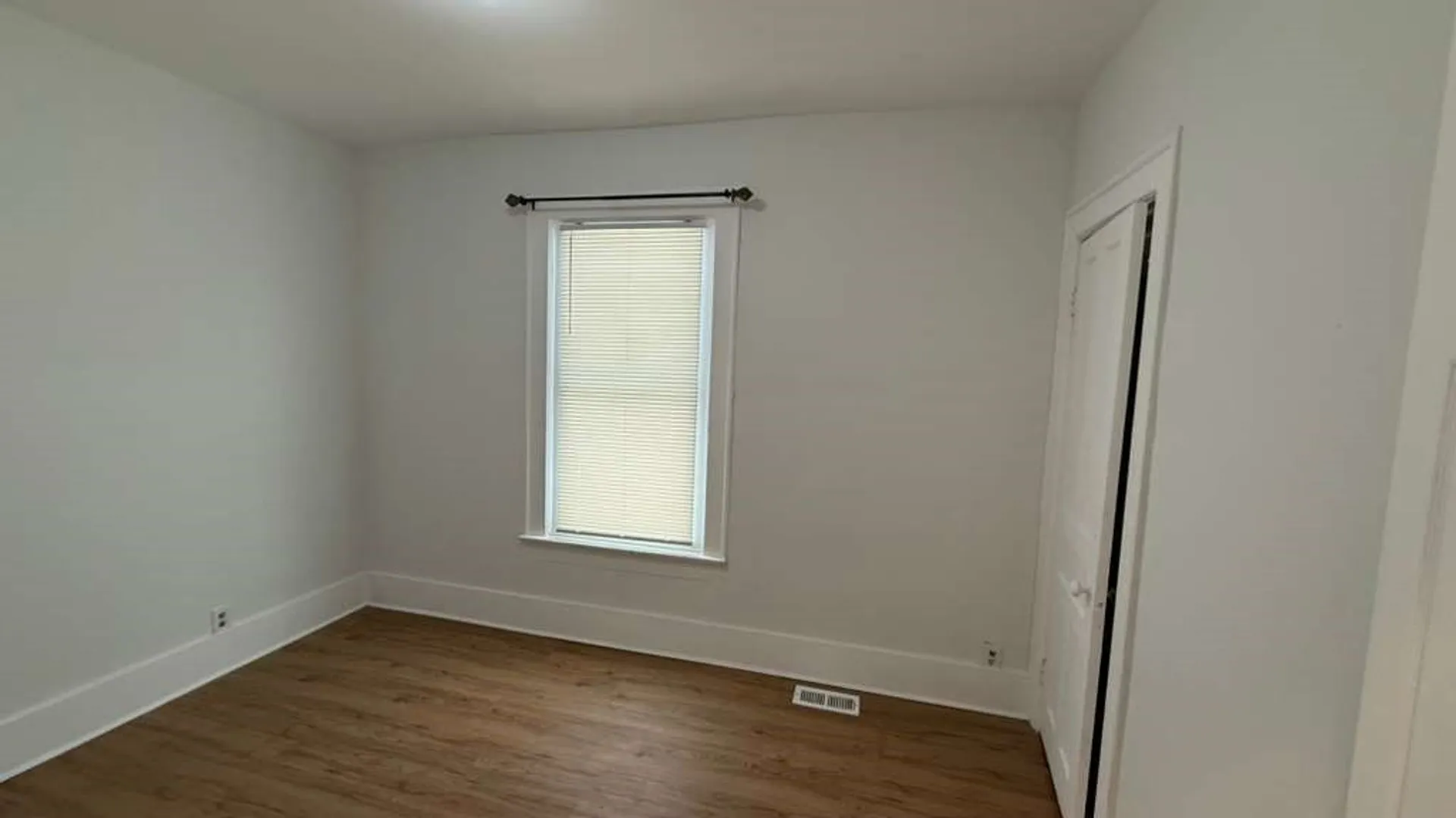 Property at 641 Woodlawn Avenue, Buffalo, NY 14211 5