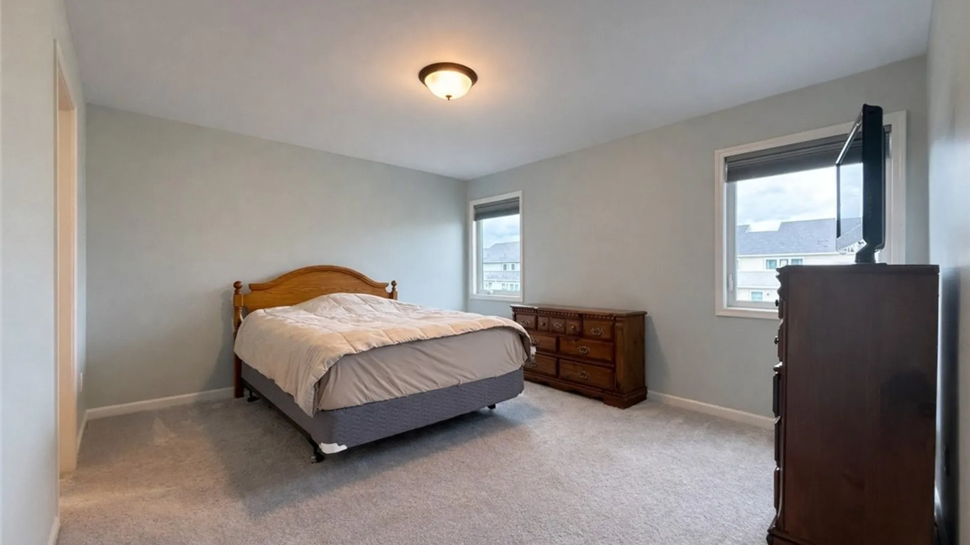 Property at 902 Carriage Lane, West Seneca, NY 14224 15