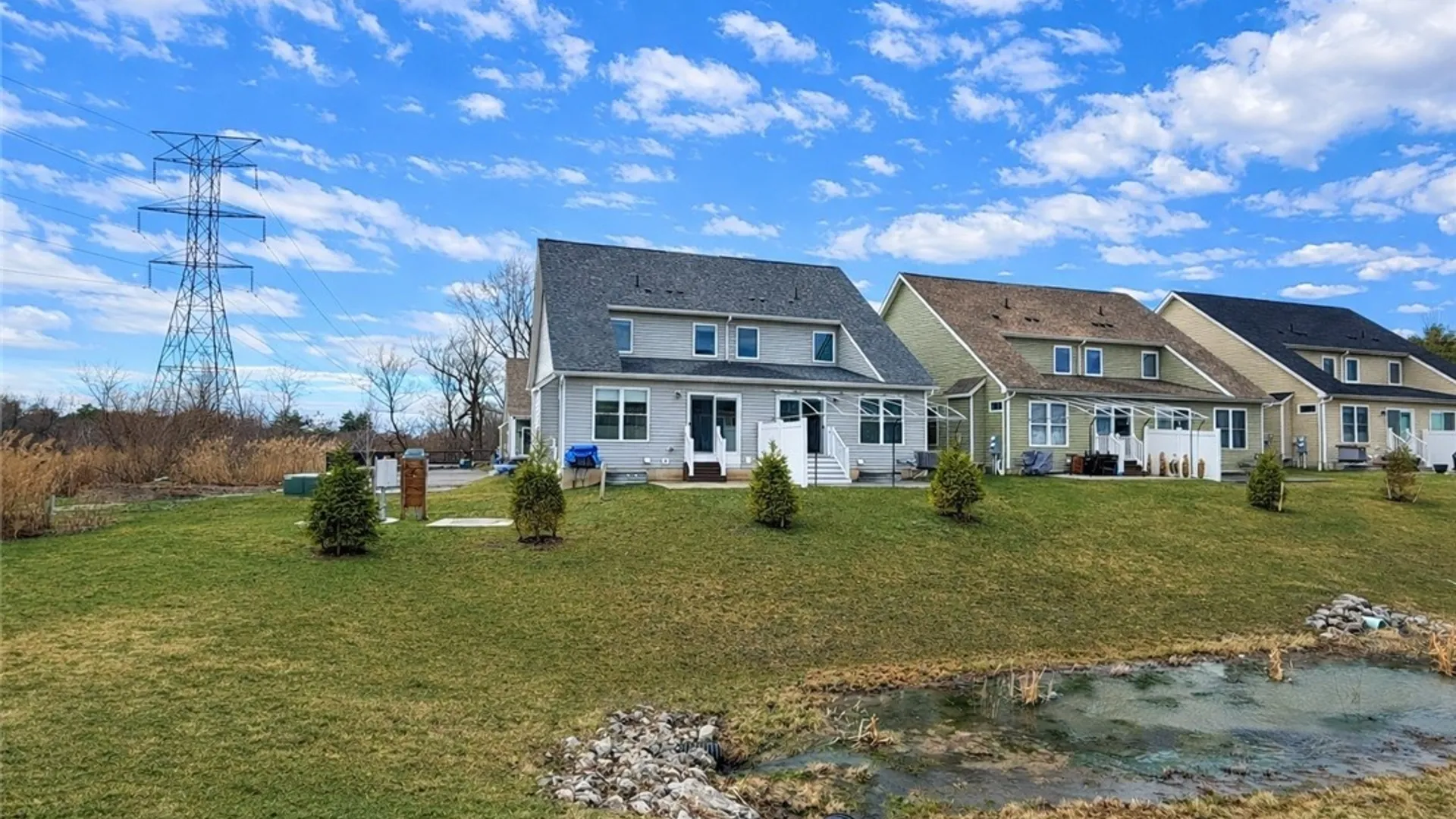 Property at 902 Carriage Lane, West Seneca, NY 14224 4