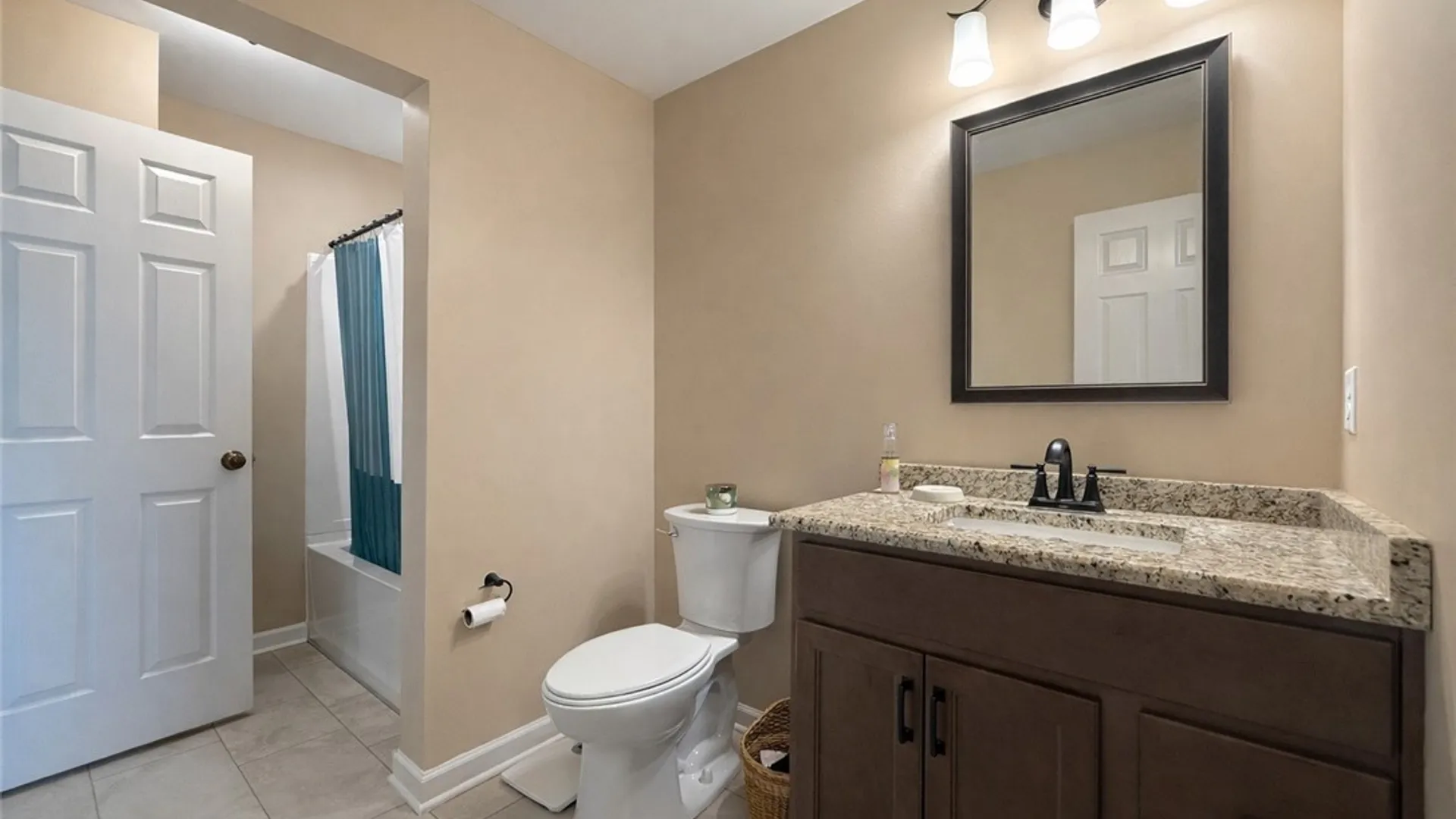 Property at 902 Carriage Lane, West Seneca, NY 14224 17