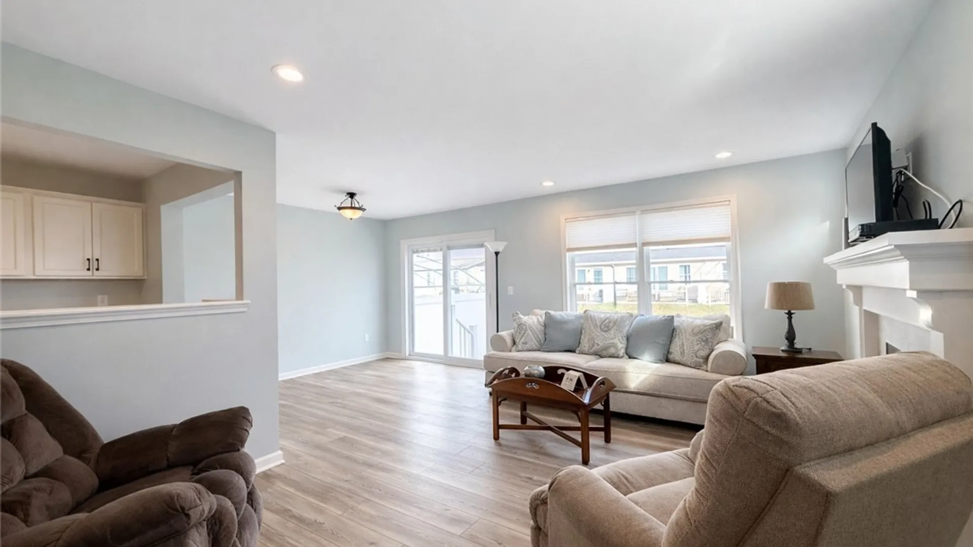 Property at 902 Carriage Lane, West Seneca, NY 14224 8