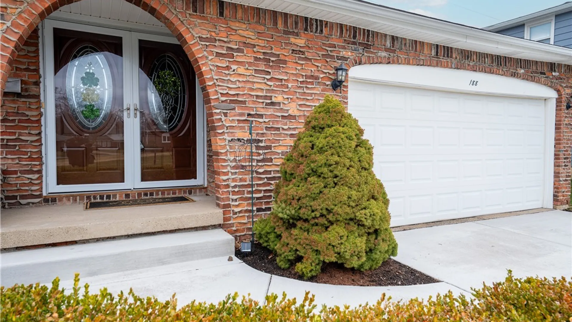 Property at 188 Paradise Lane, Tonawanda, NY 14150 4