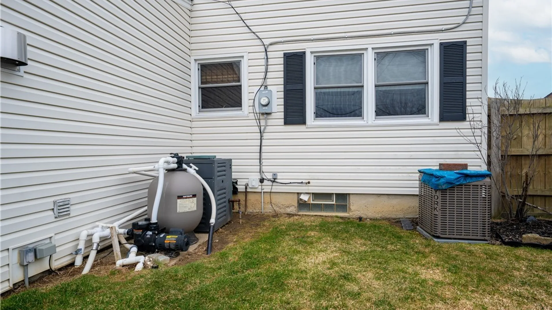 Property at 188 Paradise Lane, Tonawanda, NY 14150 45