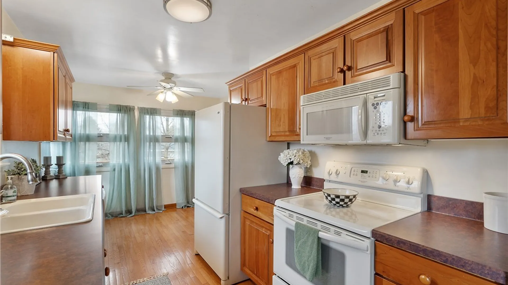 Property at 123 Forrest Way, Camillus, NY 13031 11