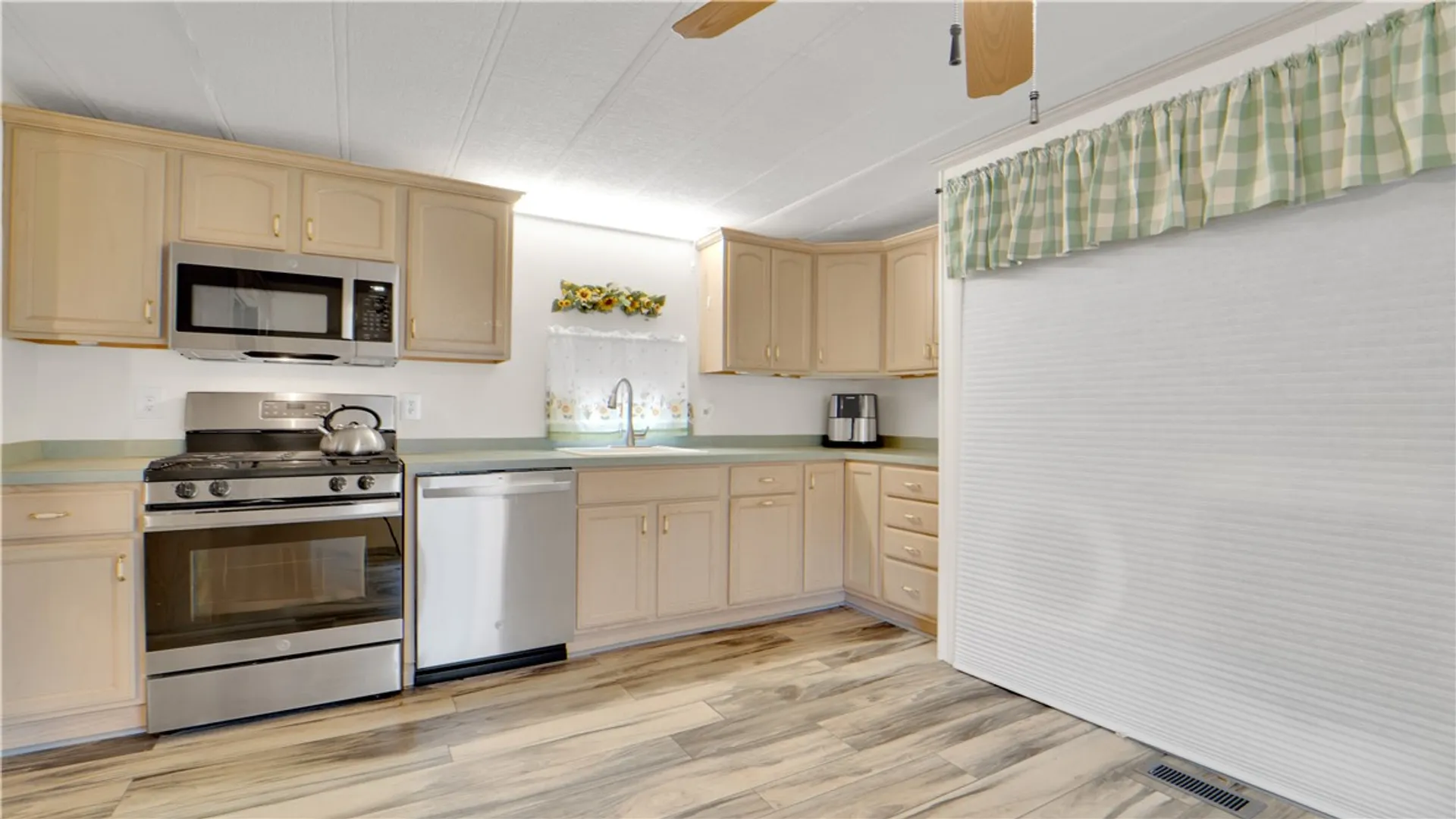 Property at 36 Wayside Drive, Penfield, NY 14625 5