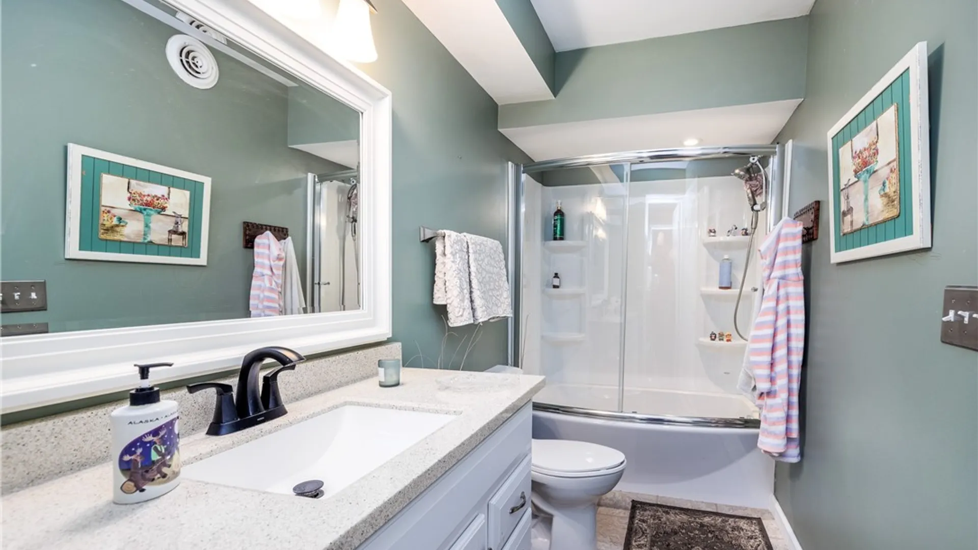 Property at 206 Bay Village Drive, Irondequoit, NY 14609 15