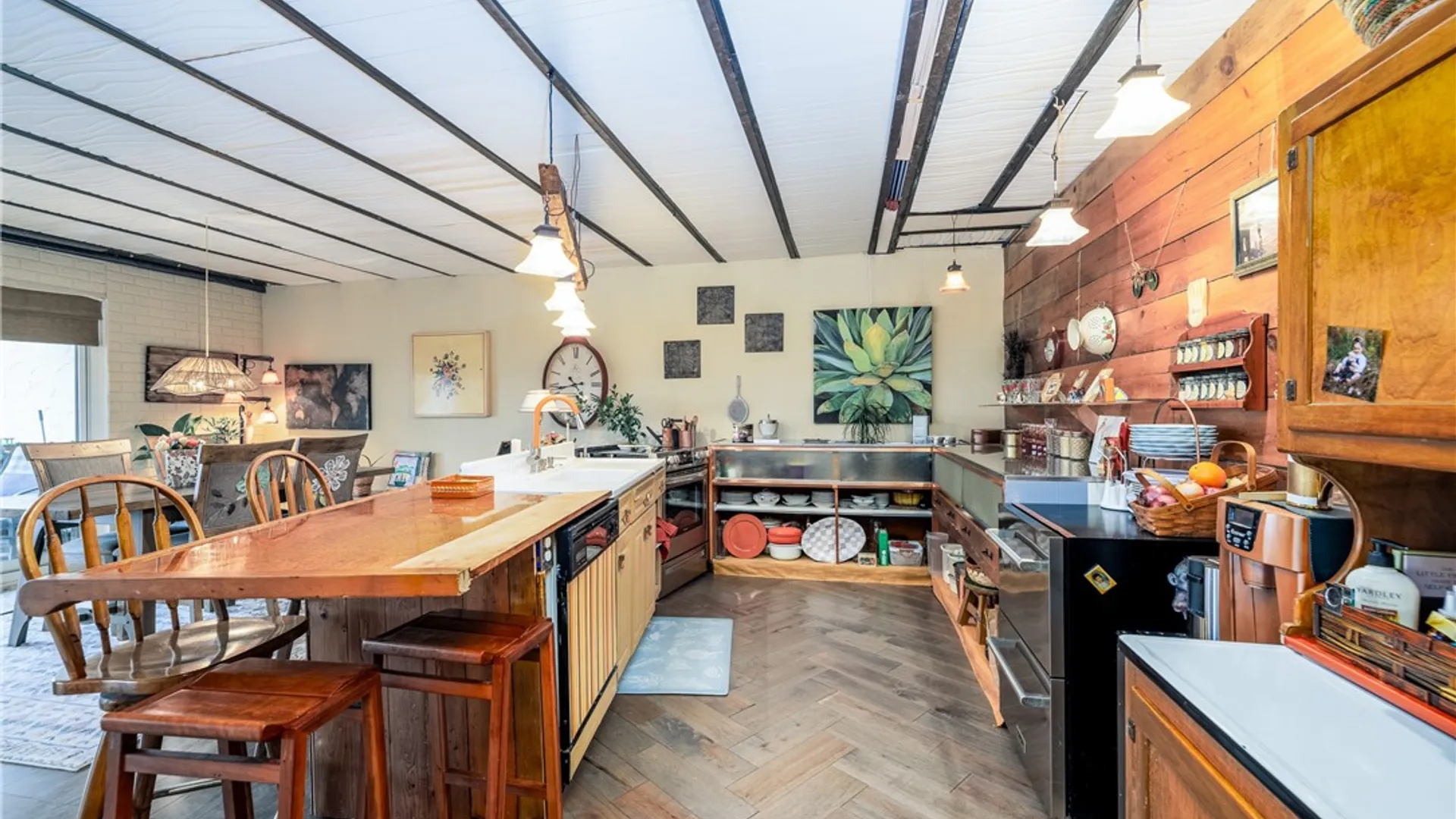 Property at 206 Bay Village Drive, Irondequoit, NY 14609 8