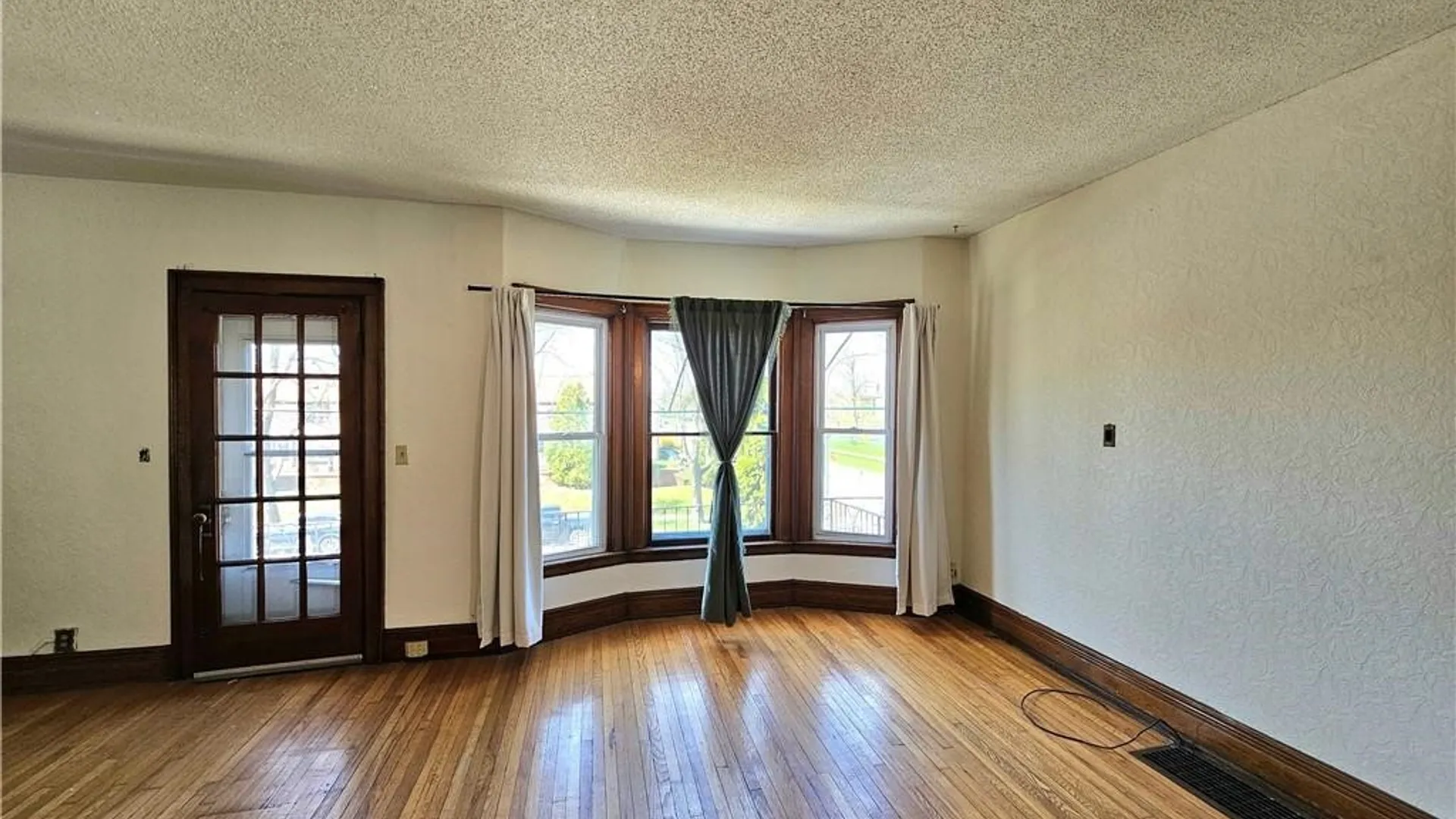 Property at 891 Richmond Avenue, Buffalo, NY 14222 4