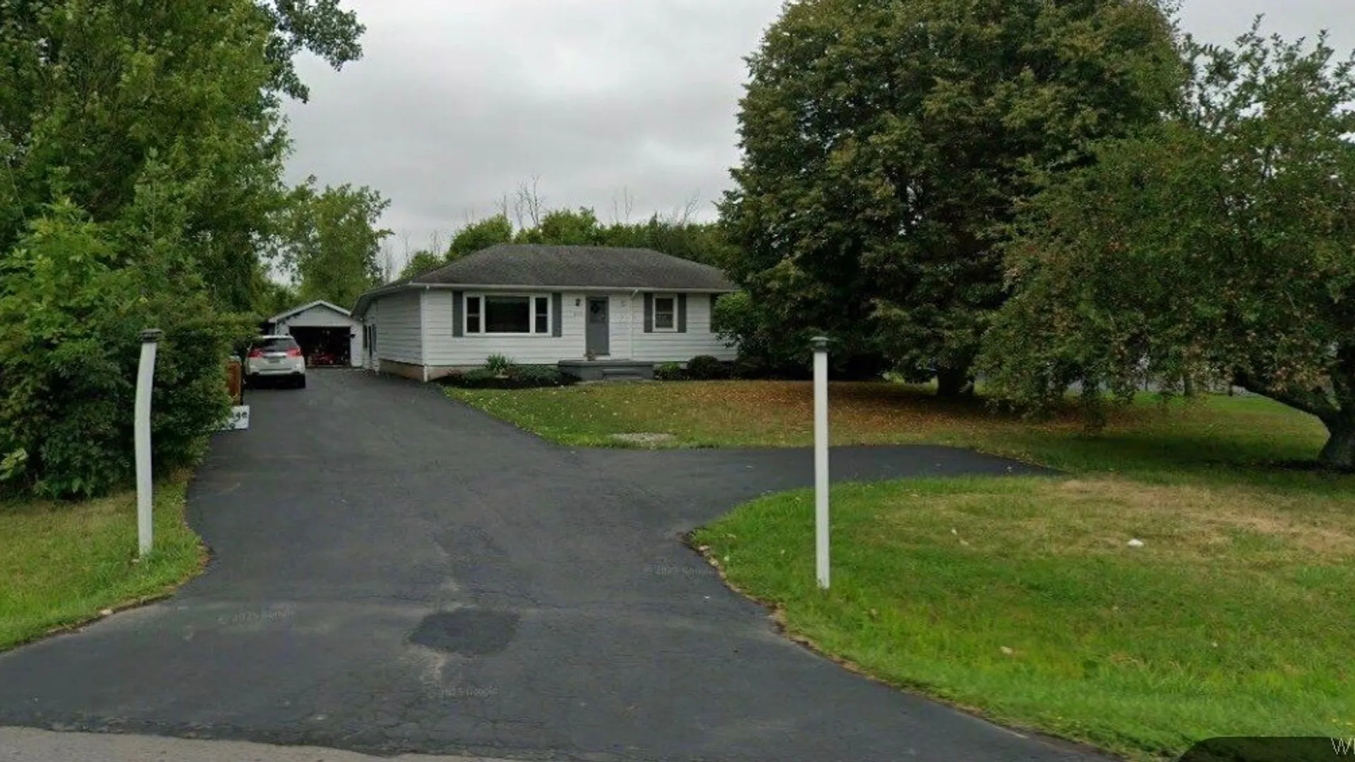Property at 6342 Campbell Boulevard, Pendleton, NY 14094 2