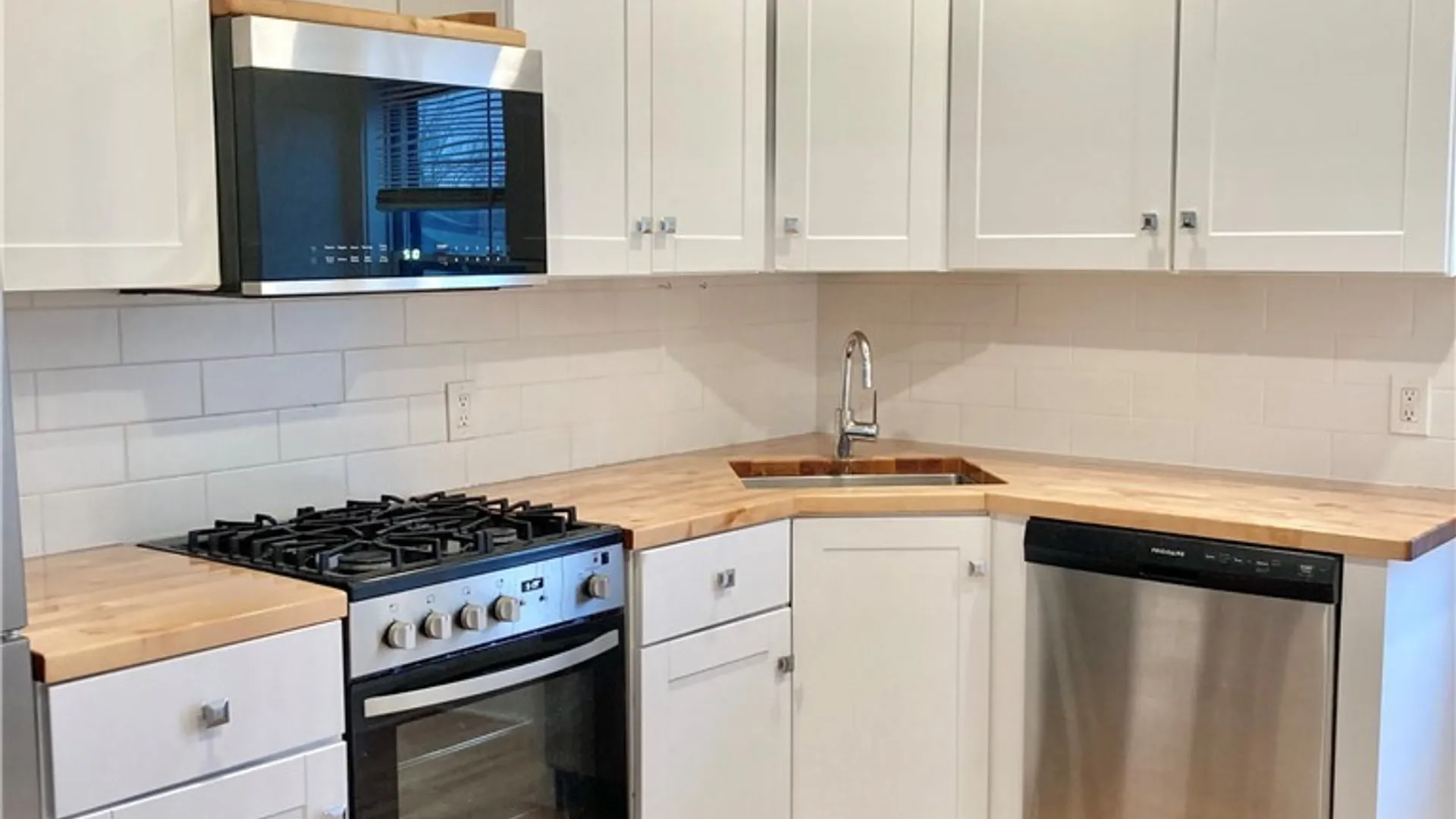 Property at 56 Trinity Place, Buffalo, NY 14201 6