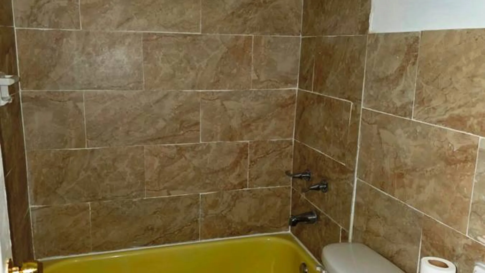 Property at 9505 Schenck St, Brooklyn, NY 11236 12