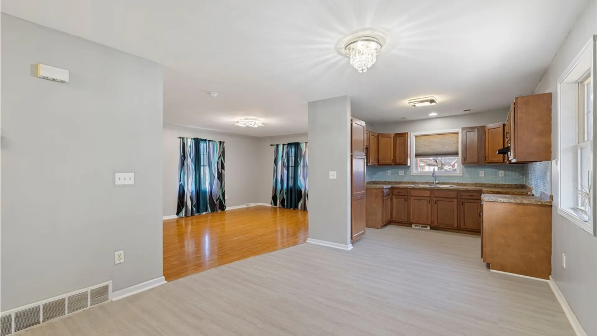 Property at 98 Fox Street, Buffalo, NY 14212 10