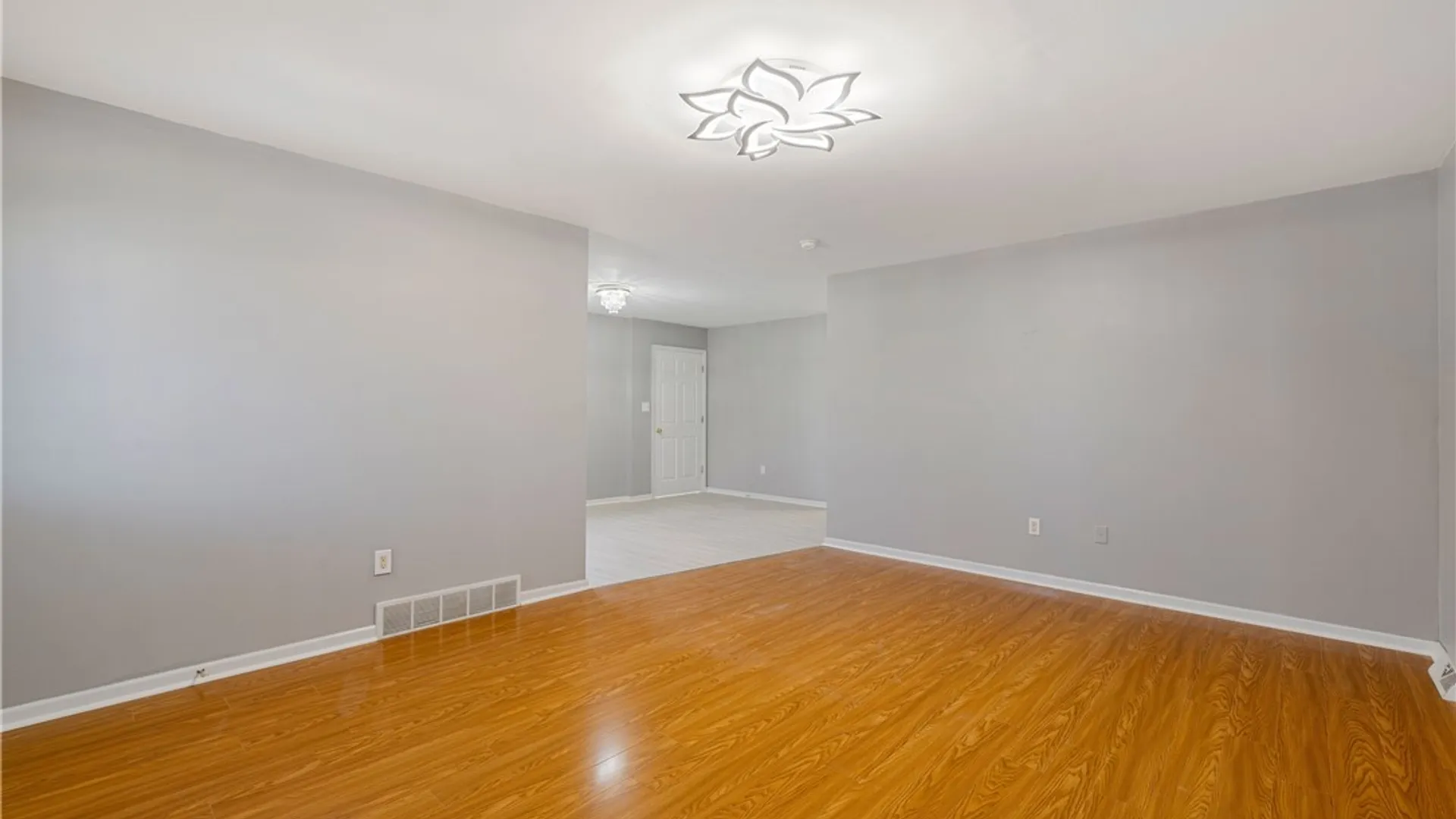 Property at 98 Fox Street, Buffalo, NY 14212 16