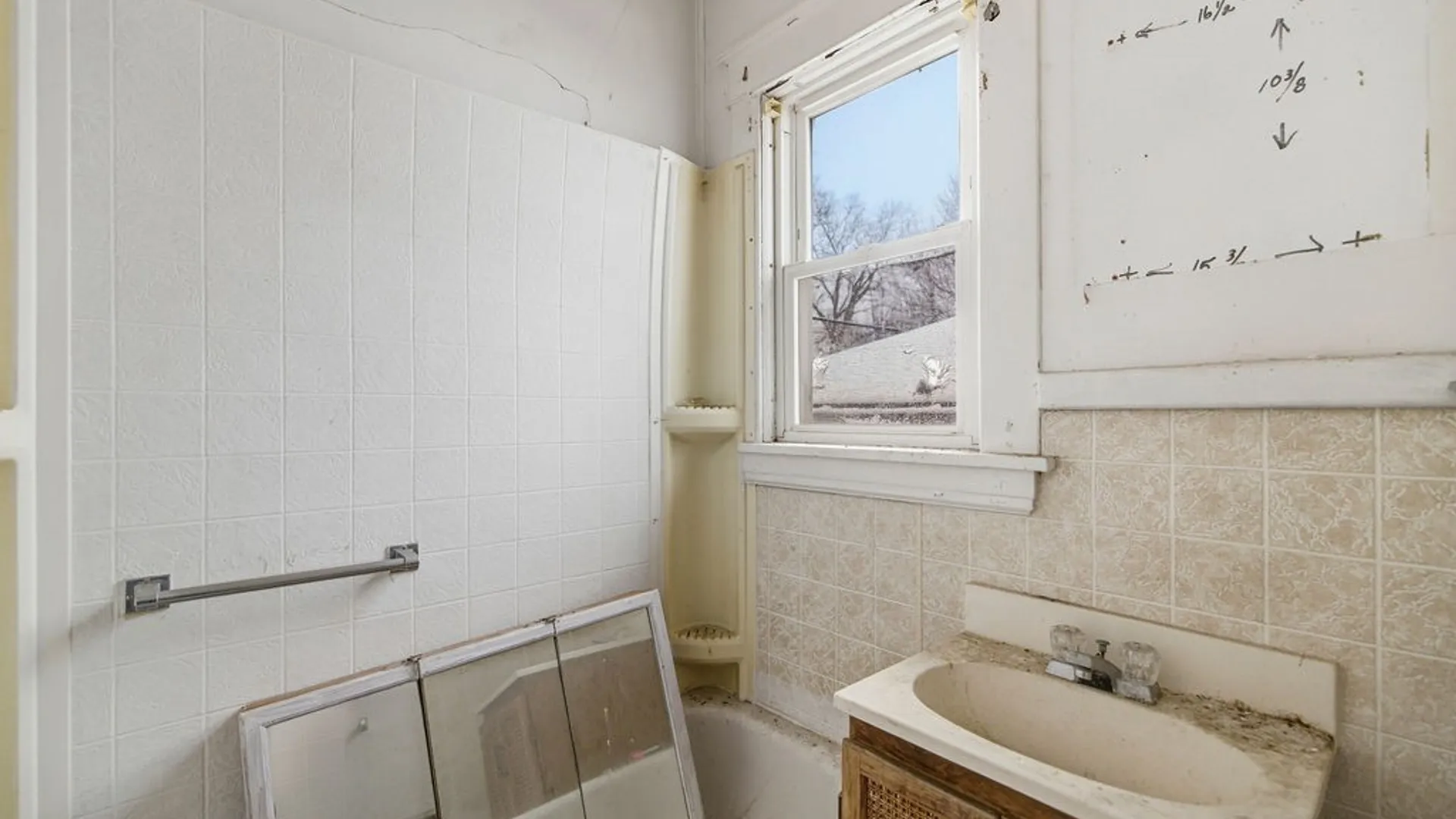 Property at 352 9th Street, Niagara Falls, NY 14303 15