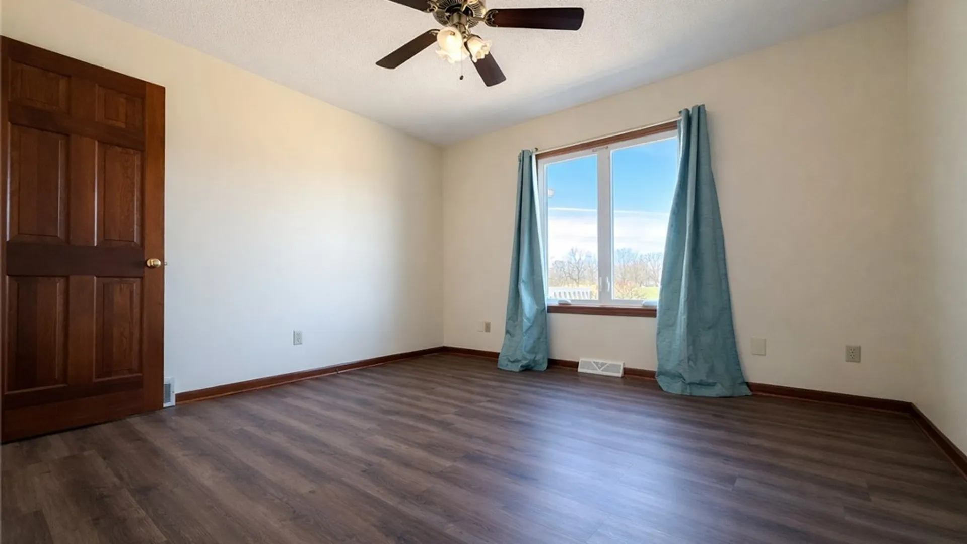 Property at 3226 River Road, Grand Island, NY 14072 15