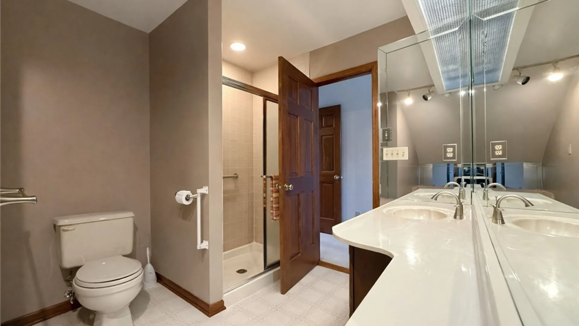 Property at 3226 River Road, Grand Island, NY 14072 26