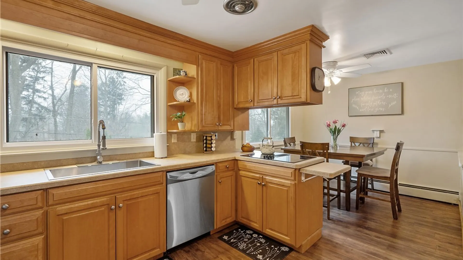 Property at 27 Lynacres Boulevard, DeWitt, NY 13066 16