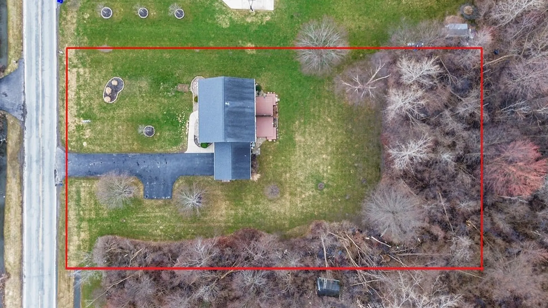 Property at 9520 Lapp Road, Clarence, NY 14032 8