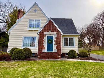 Property at 206 Edgemont Drive, Syracuse, NY 13214