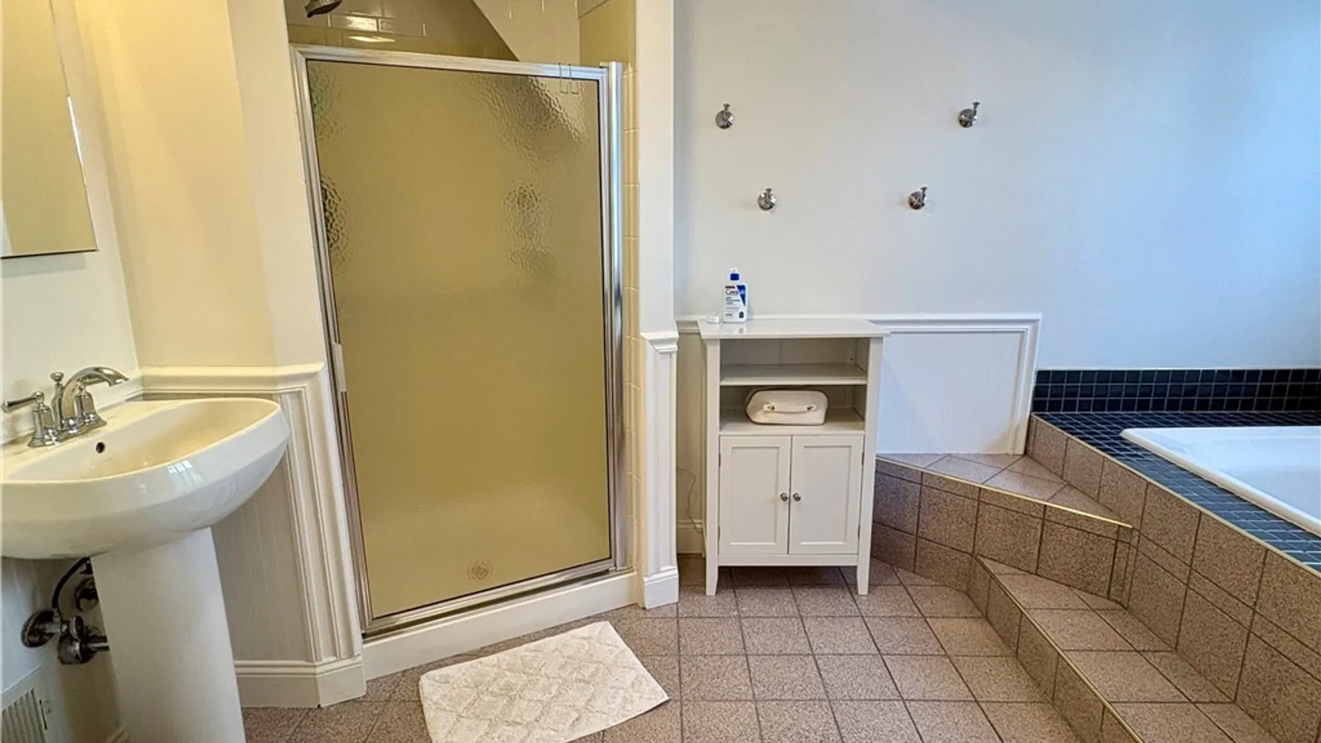 Property at 206 Edgemont Drive, Syracuse, NY 13214 32