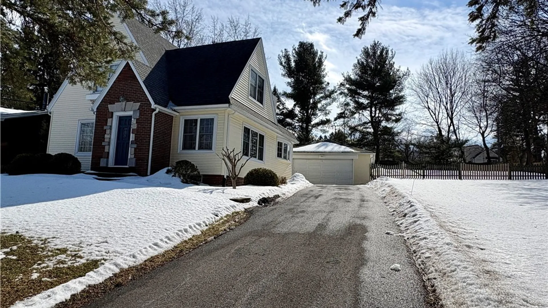 Property at 206 Edgemont Drive, Syracuse, NY 13214 5