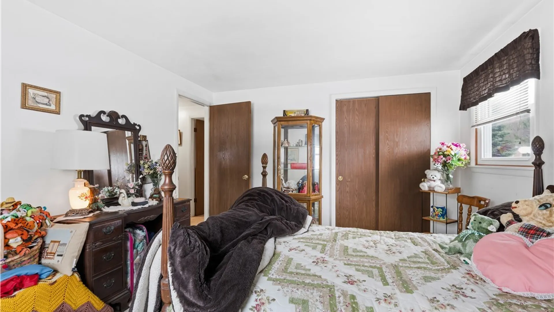 Property at 112 Merriwether Drive, Camillus, NY 13219 32