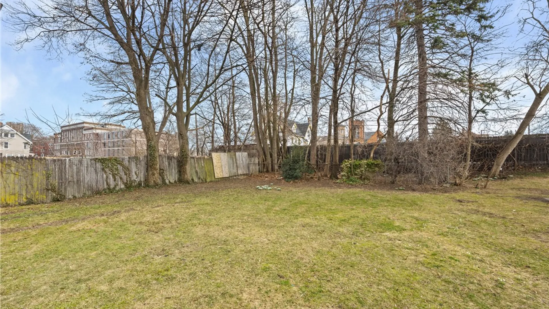 Property at 21 Kenilworth Terrace, Rochester, NY 14605 5