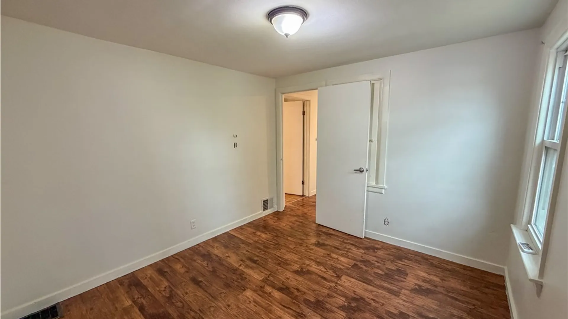 Property at 221 Evergreen Pl, Cheektowaga, NY 14225 17