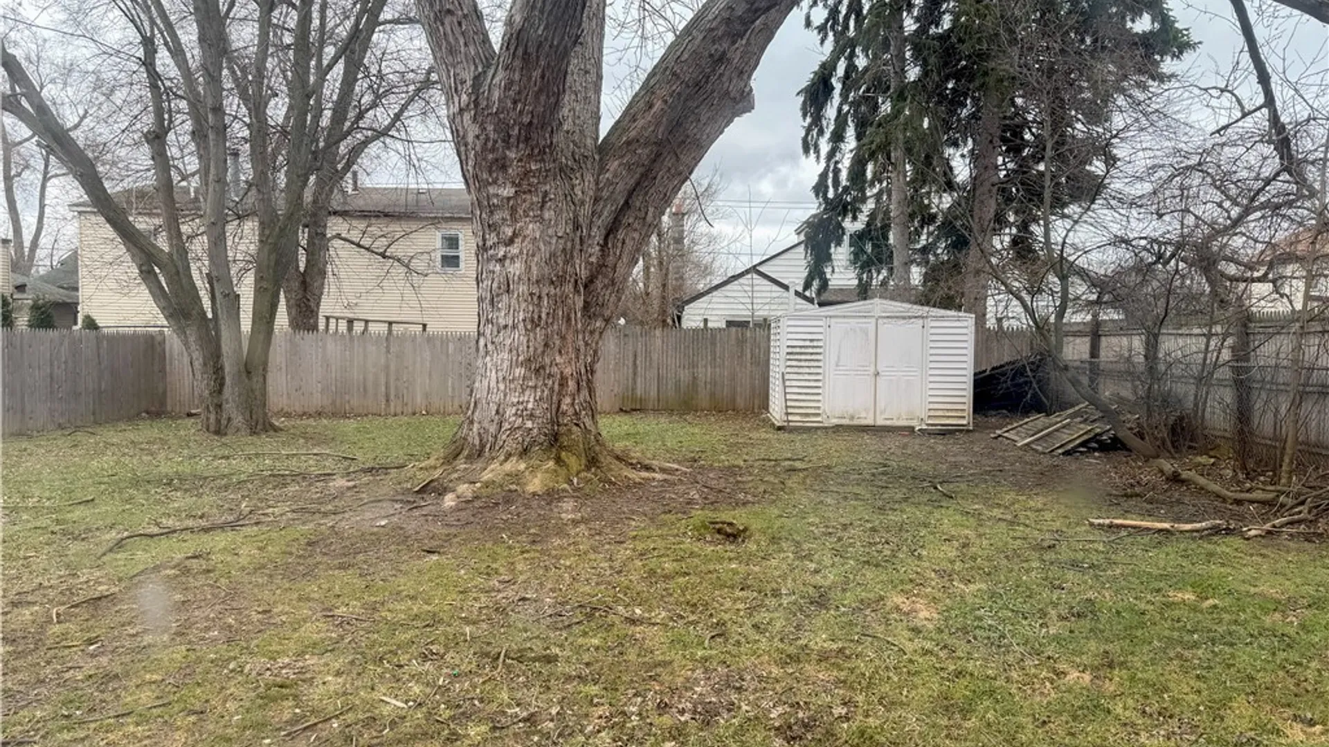 Property at 221 Evergreen Pl, Cheektowaga, NY 14225 24