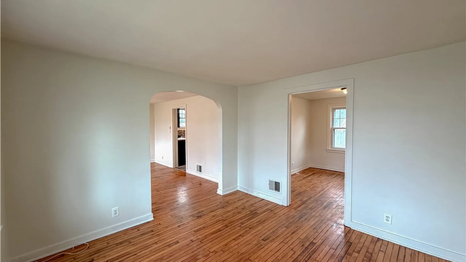 Property at 221 Evergreen Pl, Cheektowaga, NY 14225 6