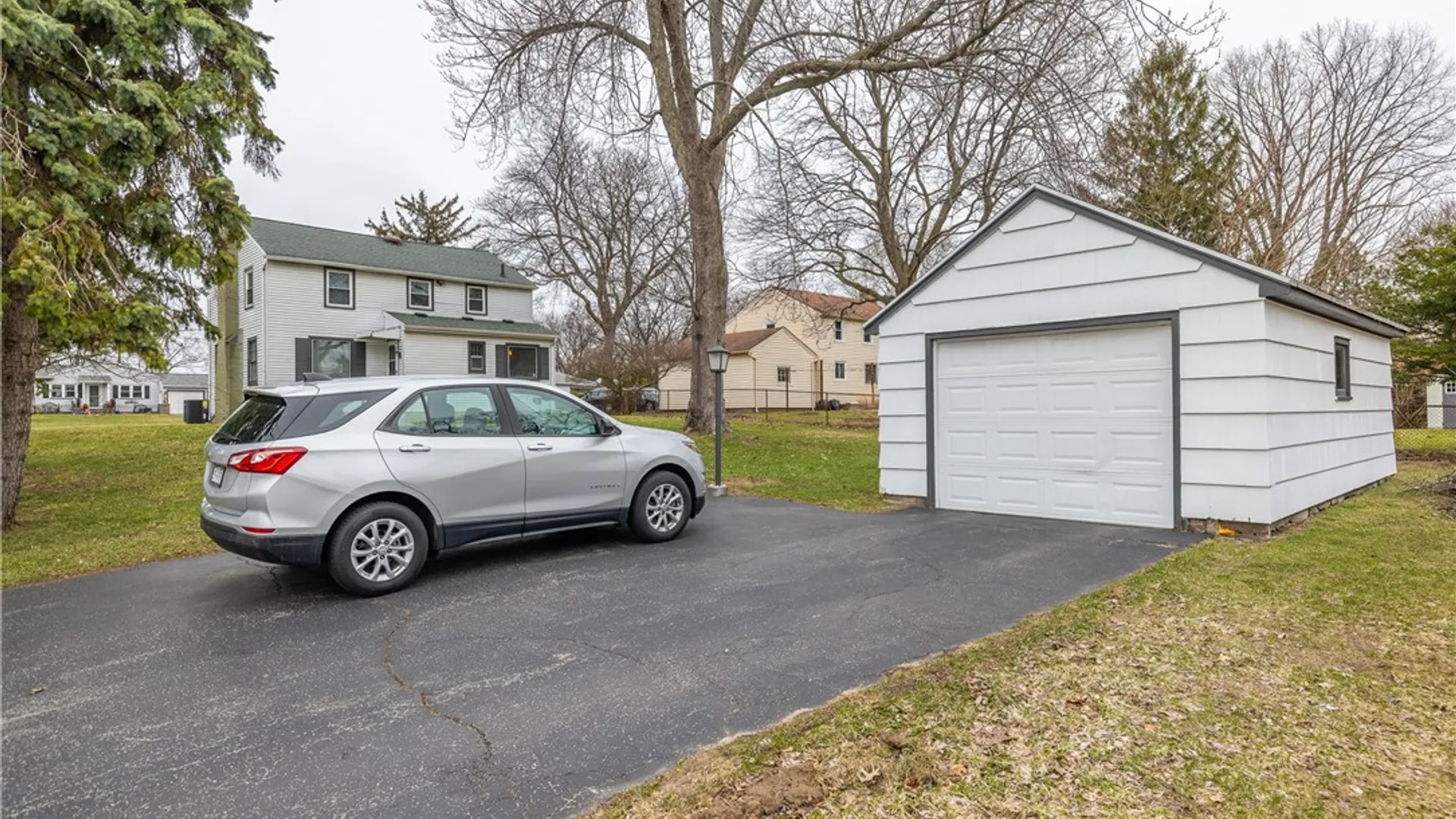 Property at 5 Baycrest Drive, Irondequoit, NY 14622 16