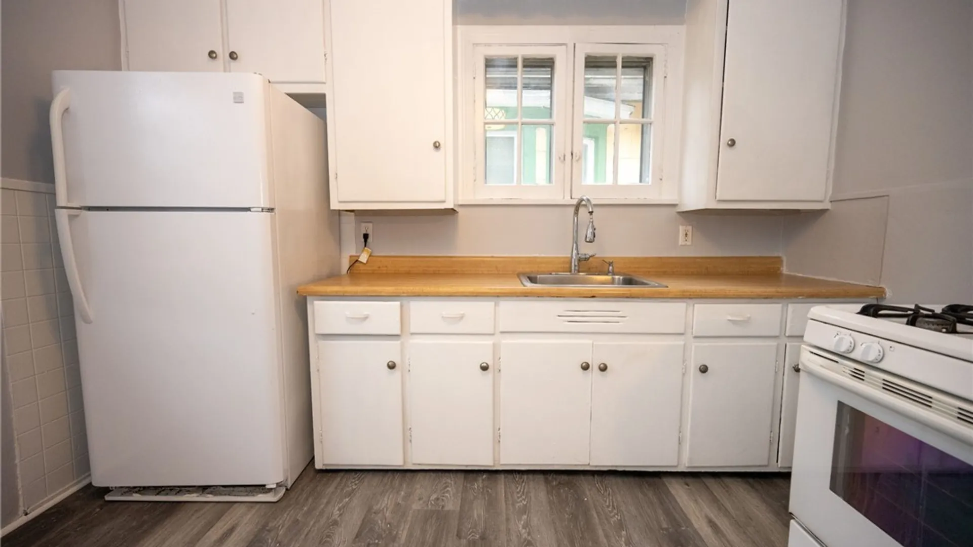 Property at 1094 Elmwood Avenue, Buffalo, NY 14222 15