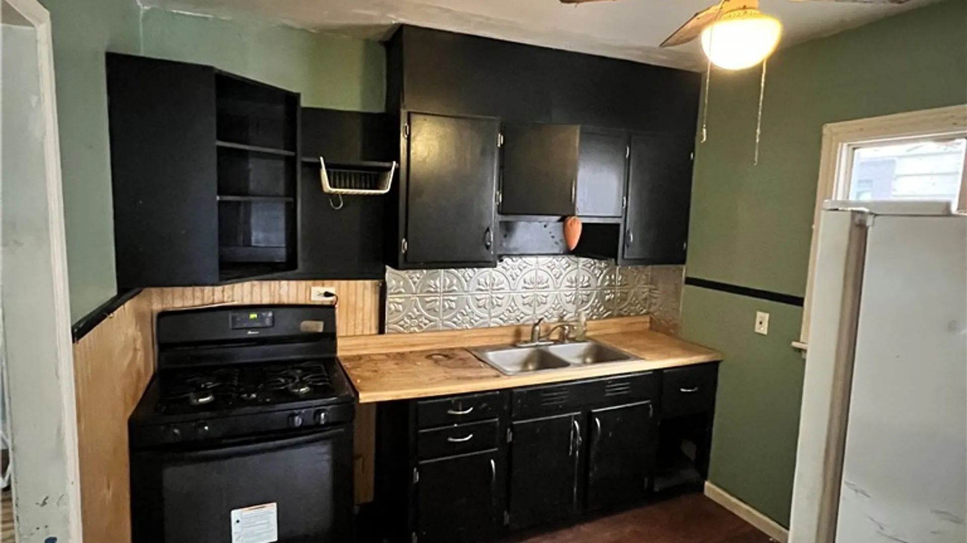 Property at 34 Auchinvole Avenue, Buffalo, NY 14213 10