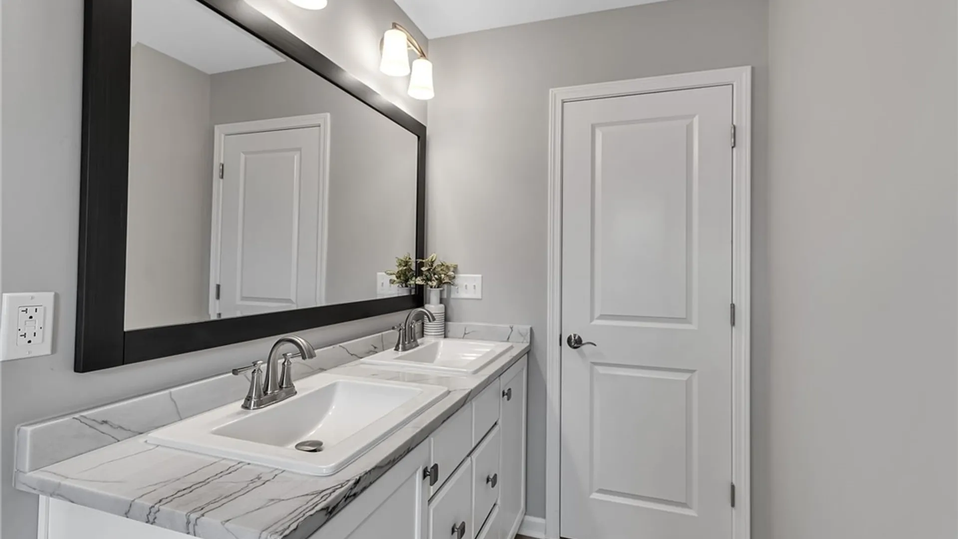 Property at 8961 Willyoungs Overlook, Clarence, NY 14031 47