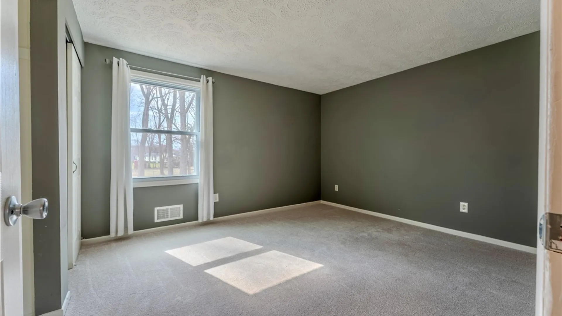 Property at 17 Saveria Drive, Parma, NY 14468 11