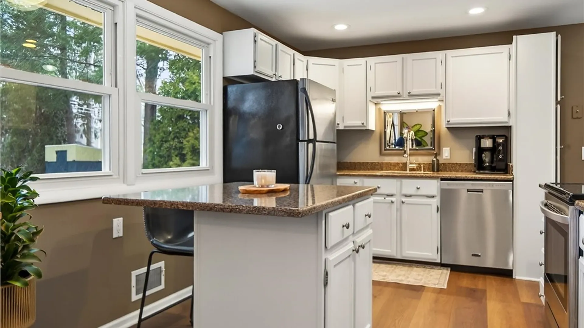 Property at 118 Courtly Circle, Greece, NY 14615 12