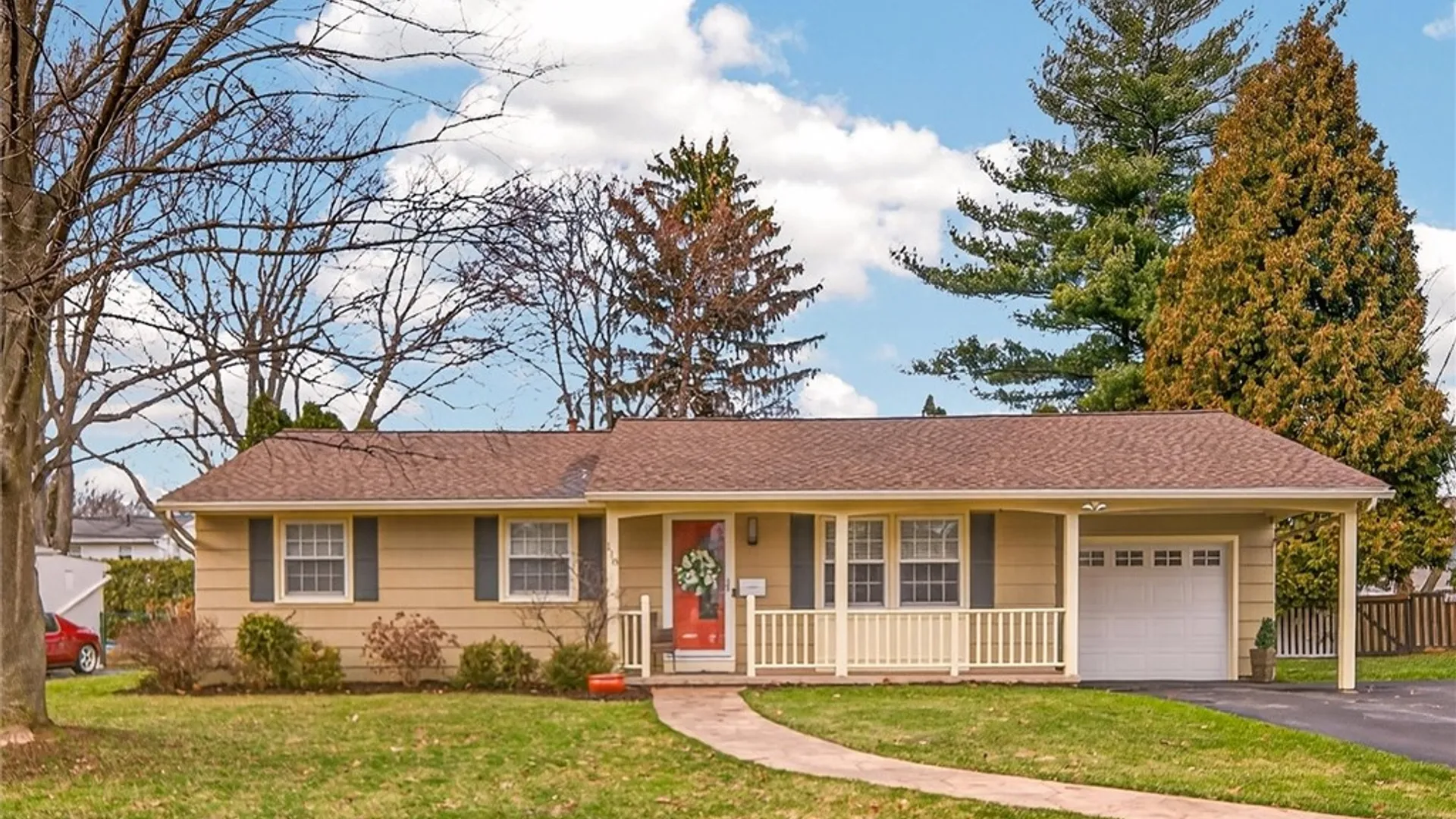 Property at 118 Courtly Circle, Greece, NY 14615 2