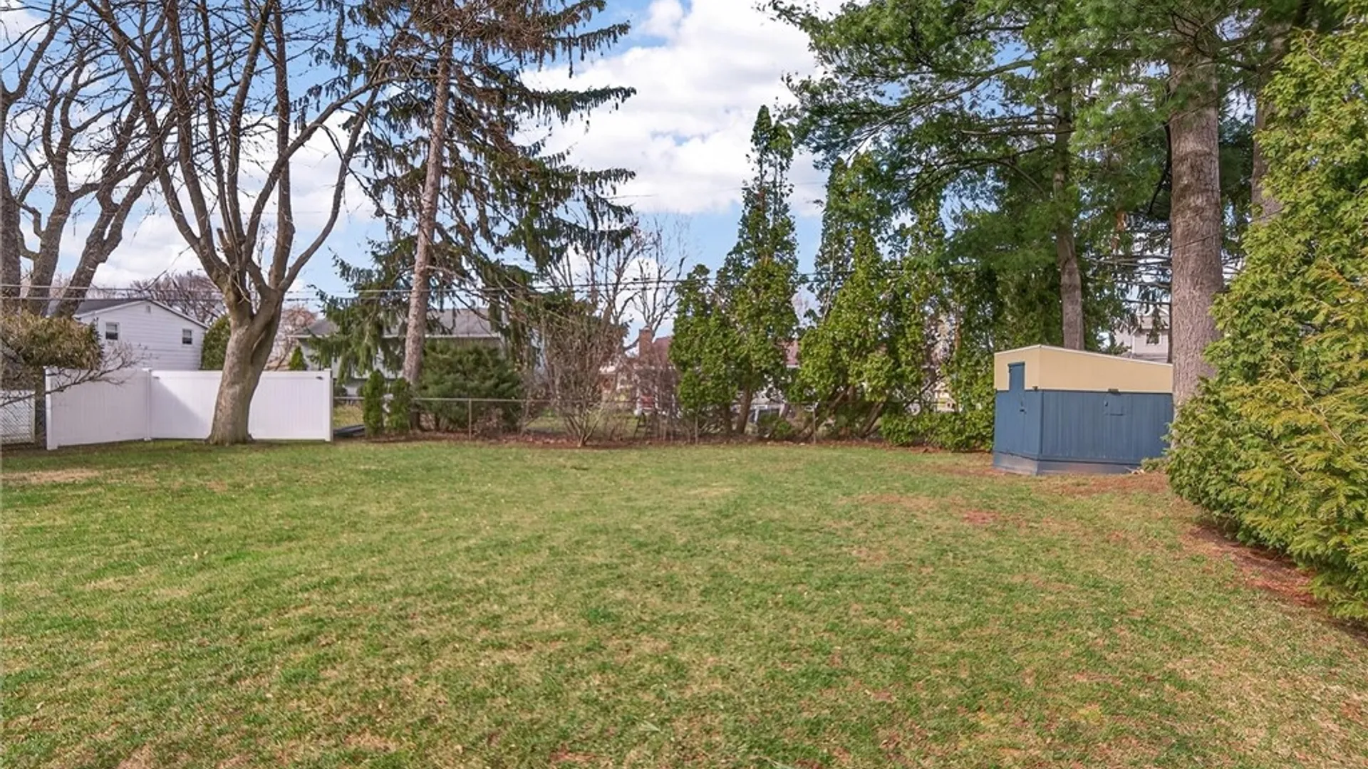 Property at 118 Courtly Circle, Greece, NY 14615 20