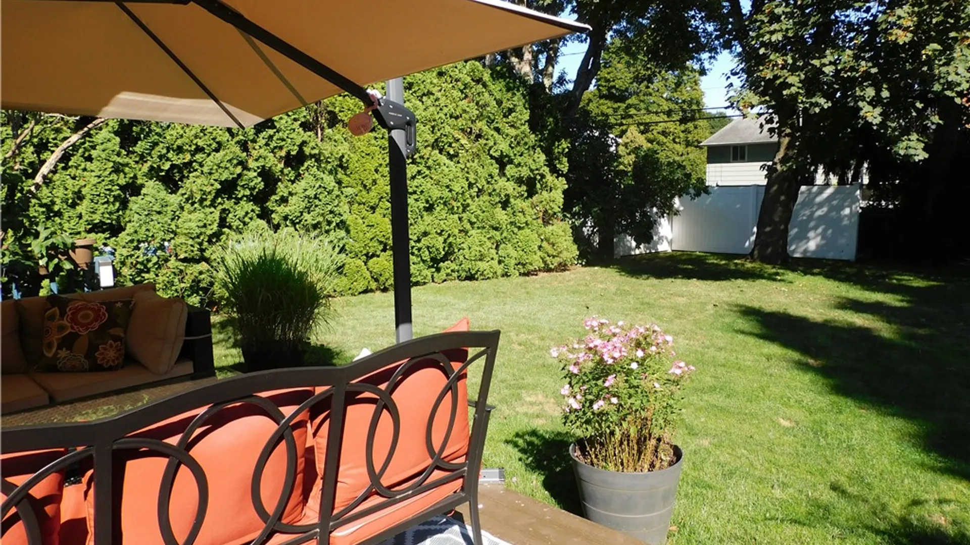 Property at 118 Courtly Circle, Greece, NY 14615 28